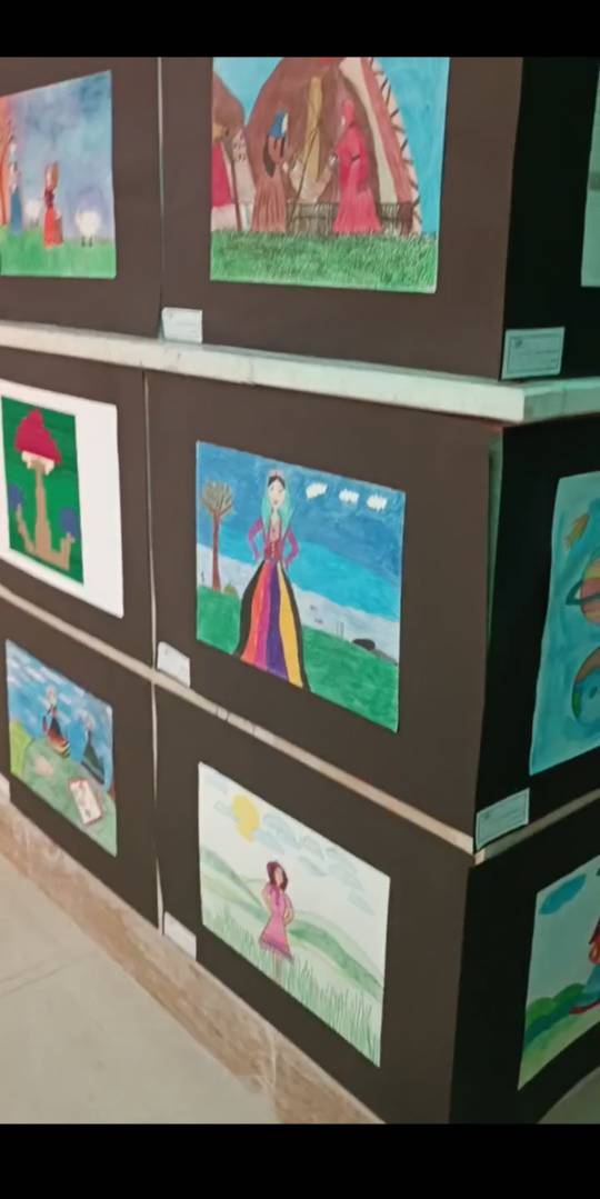 برگزاری نمایشگاه آثار هنری دانش آموزان 